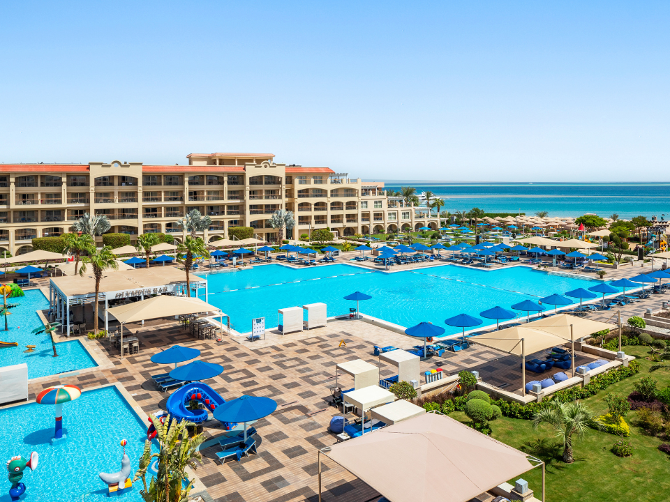 Pickalbatros White Beach Resort